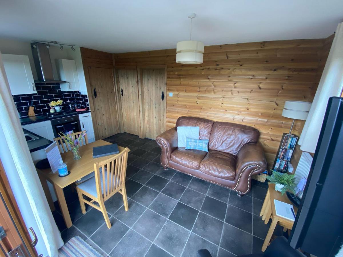 Swansea Log Cabin Pontardawe Exteriér fotografie