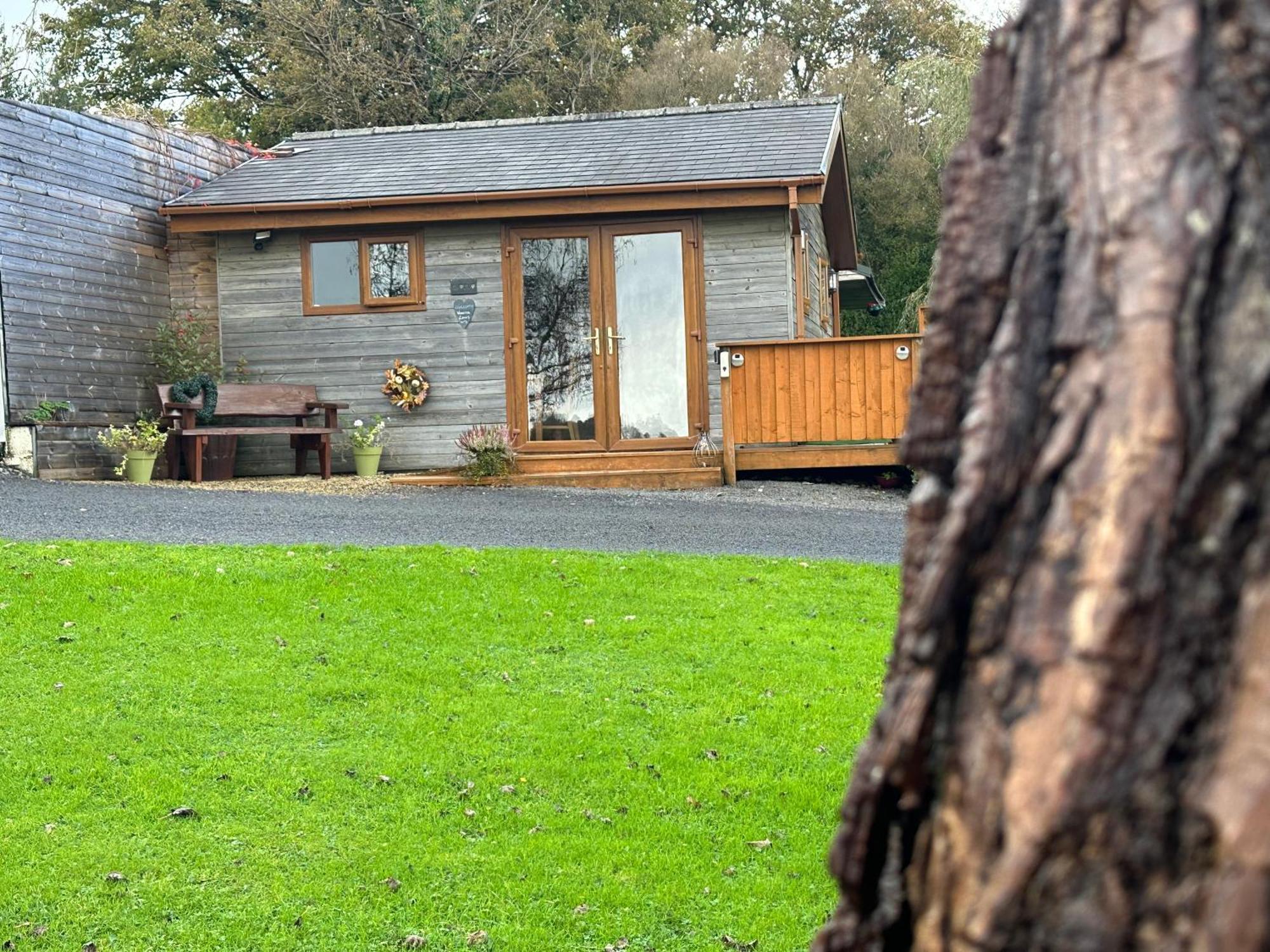 Swansea Log Cabin Pontardawe Exteriér fotografie