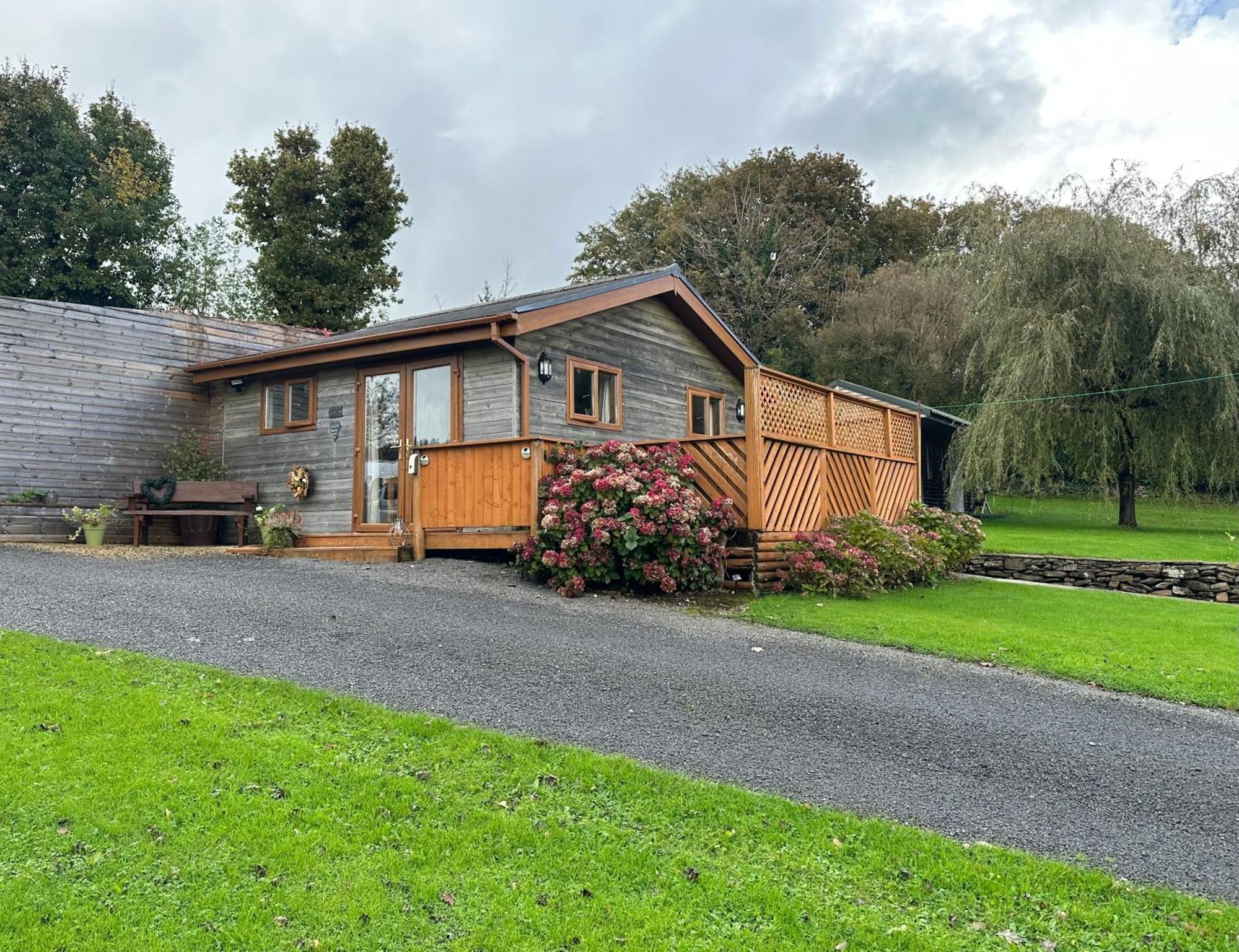 Swansea Log Cabin Pontardawe Exteriér fotografie